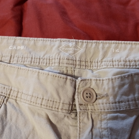 St Johns Bay khaki capris size 14 - Picture 2 of 3